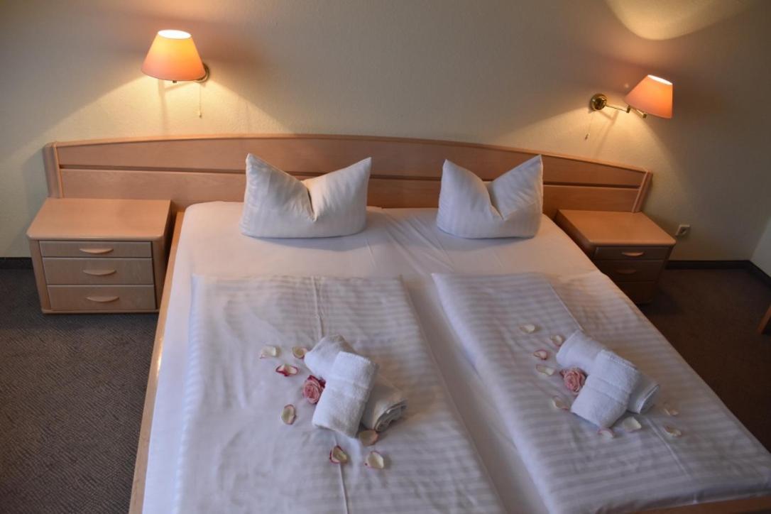 Hotel Trebeltal Demmin Buitenkant foto